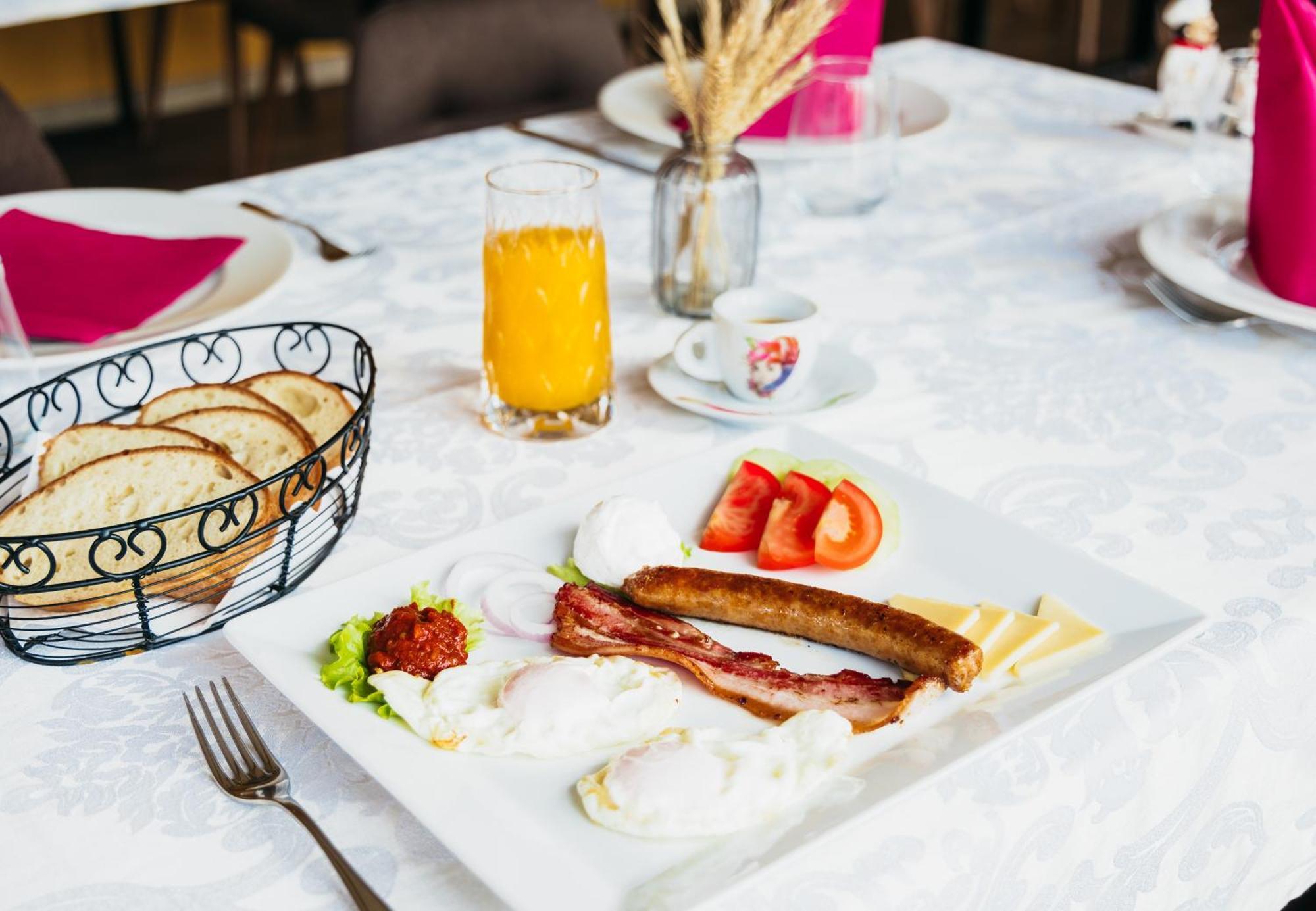 Pansion Mihica Dvori Hotel Babina Greda Buitenkant foto