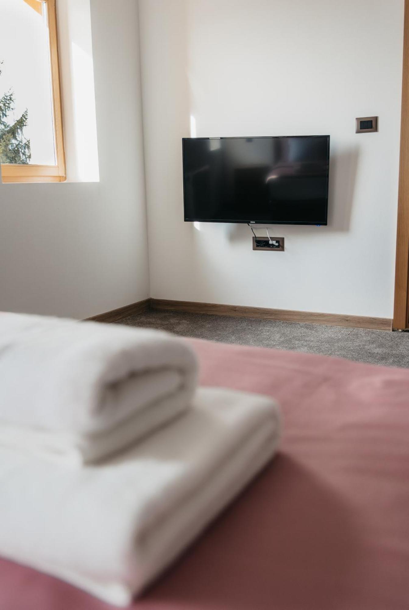 Pansion Mihica Dvori Hotel Babina Greda Buitenkant foto