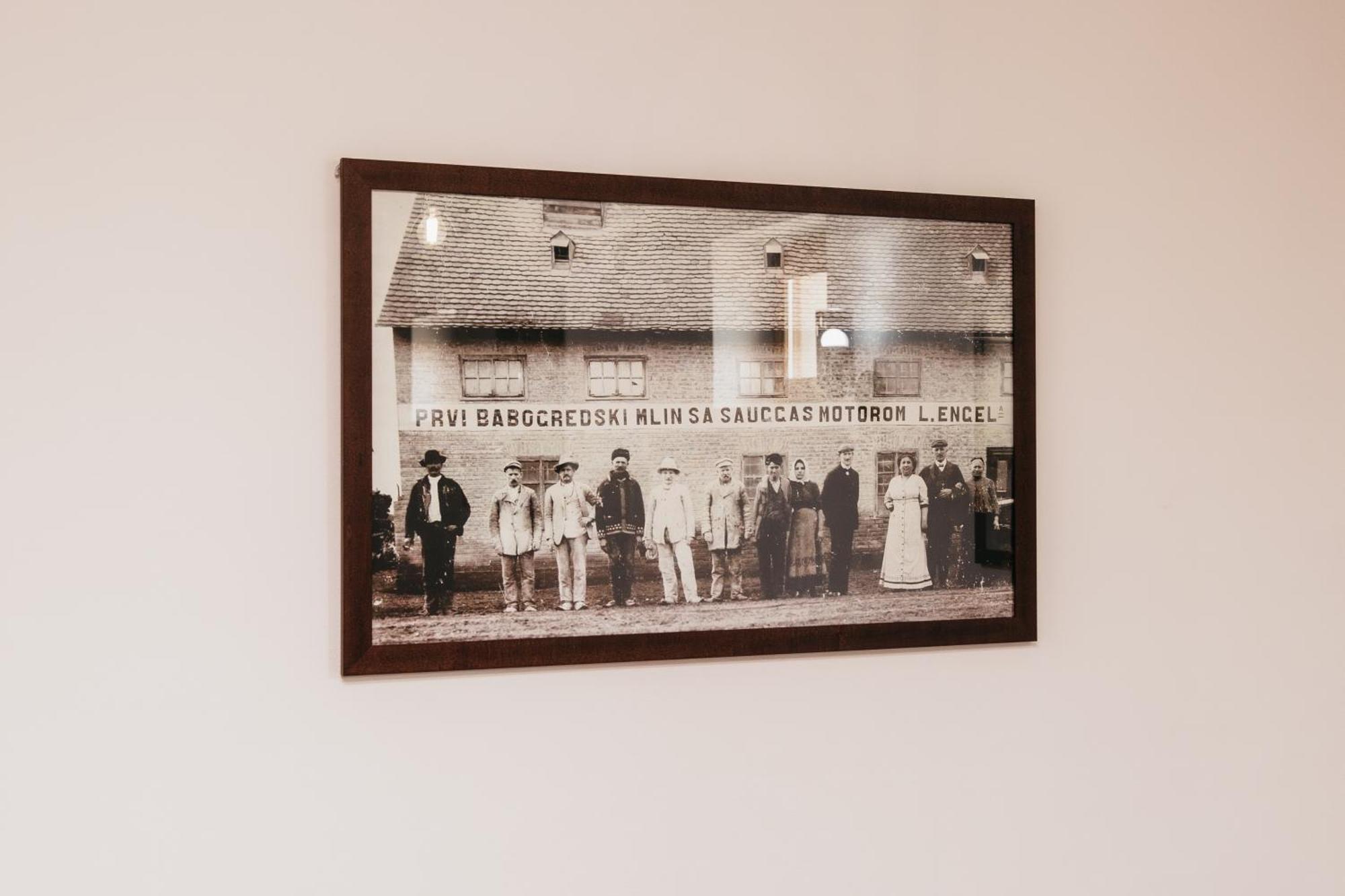 Pansion Mihica Dvori Hotel Babina Greda Buitenkant foto