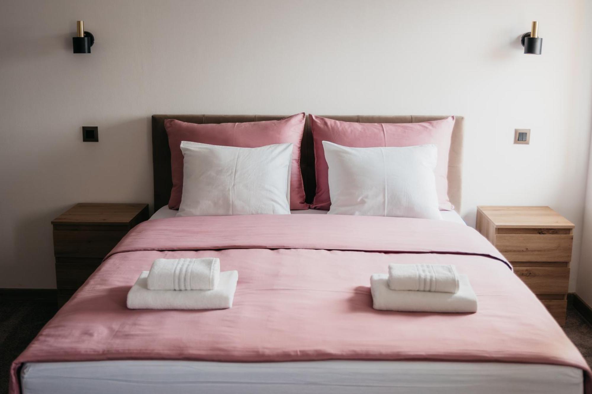 Pansion Mihica Dvori Hotel Babina Greda Buitenkant foto